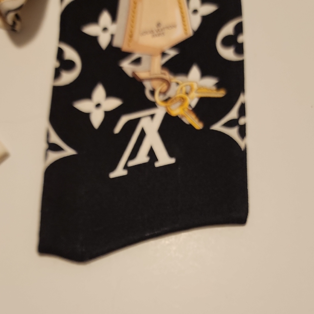 Louis Vuitton Monogram Silk Bandeau/Twilly - Picture 5 of 7